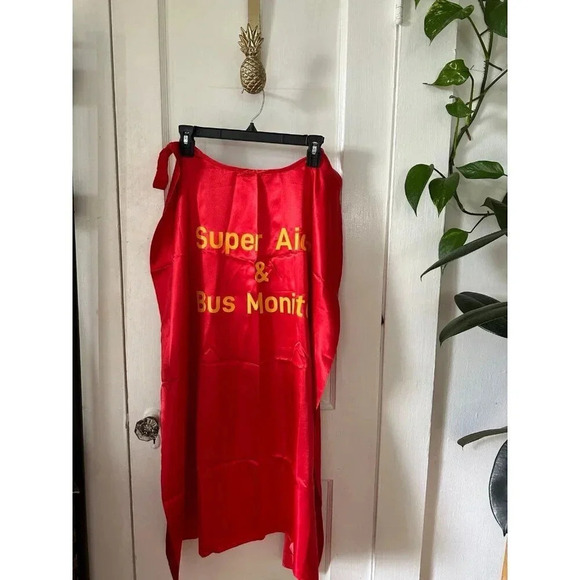 Super Aide & Bus Monitor cape - Picture 1 of 6